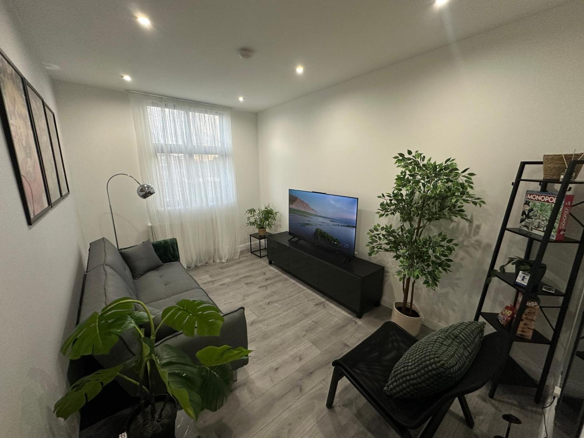 Retro Suite A Luxury Apartment With King Size Bed Wii Games And Entertainment Лестер Экстерьер фото